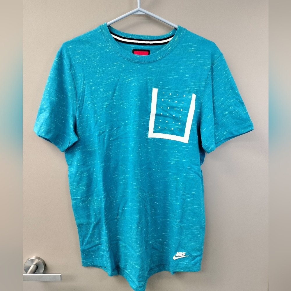 Nike Sportswear Tee